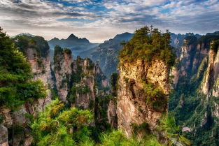 独家推荐探访中国最美旅游路线，领略大自然的绝美风光！
